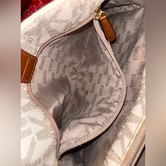 Michael Kors Hamilton - Picture 9 of 10